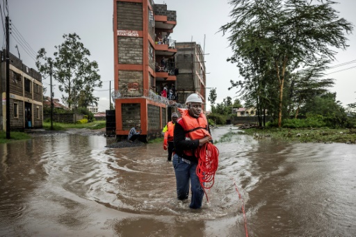 Des dizaines de cas de choléra au Kenya, frappé par des inondations