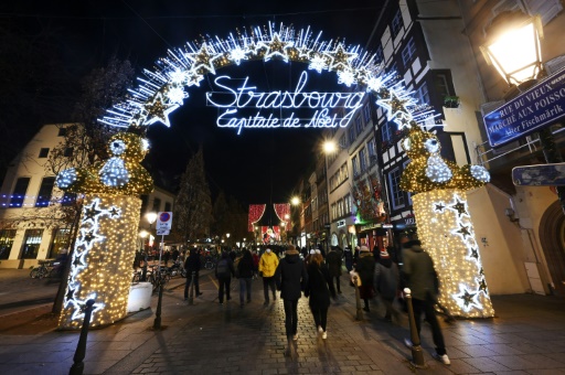 Illuminations autour du marché de Noël de Strasbourg, le 26 novembre 2021
