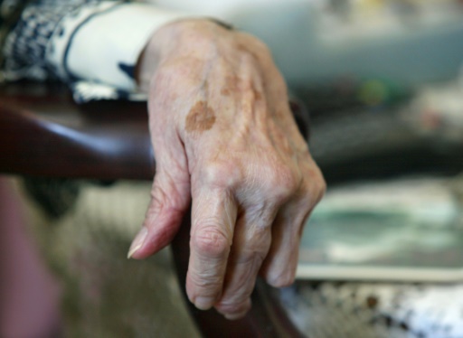 Les "plus que centenaires" de plus en plus nombreux en France