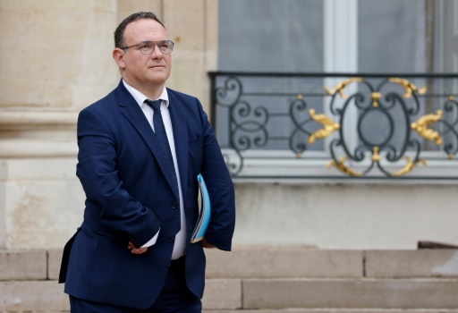 Damien Abad quitte le conseil des ministres à l'Elysée le 23 mai 2022
