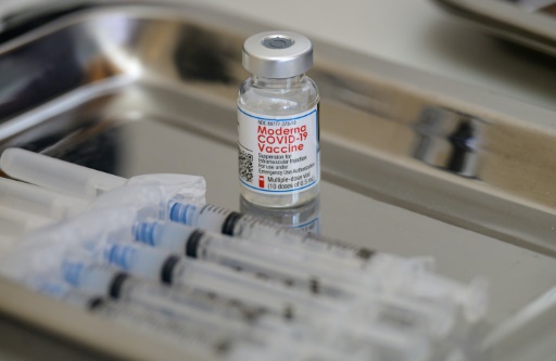 Covid-19: une version du vaccin Moderna ciblant Omicron approuvÃ©e au Royaume-Uni